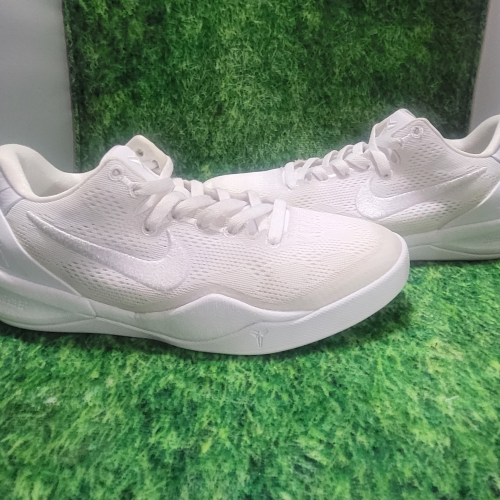 Nike Kobe 8 Protro GS Halo FN0266-100Size 5 (6.5 wmn)  no box from a pet and smo